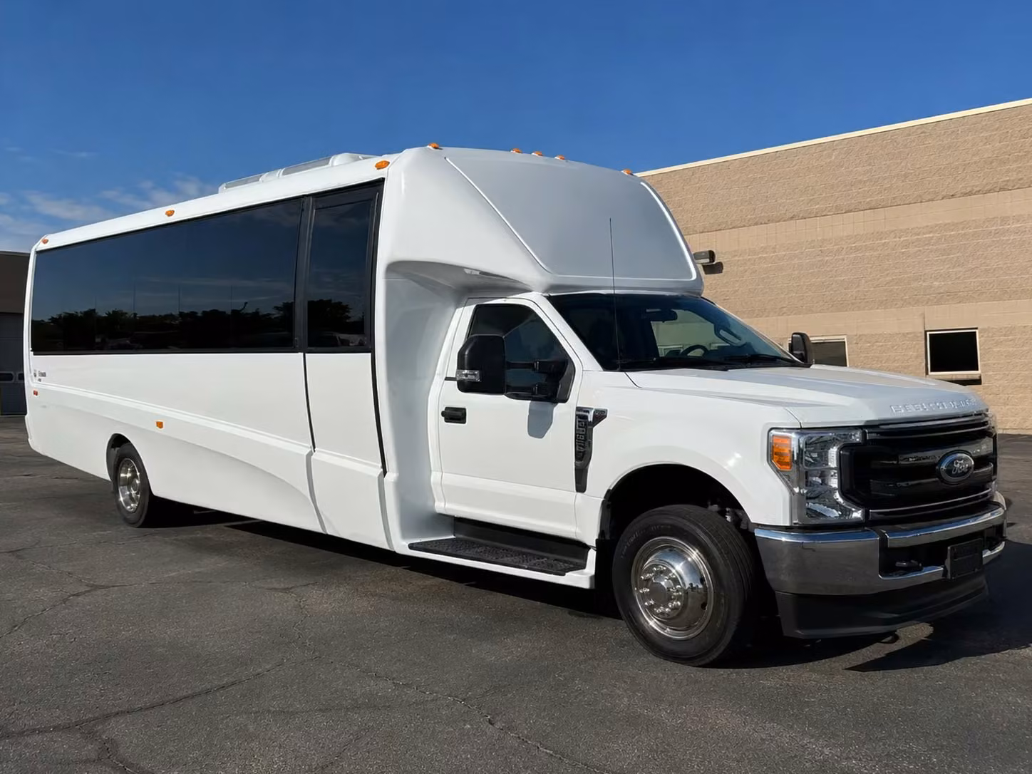 15 passenger minibus